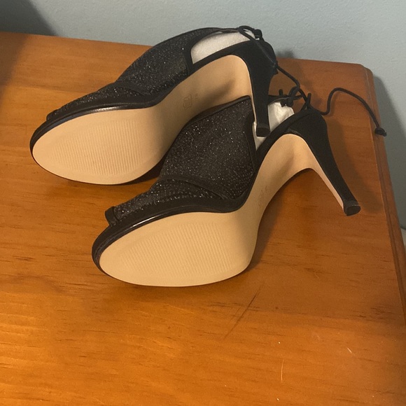 Caparros heels - Picture 4 of 4